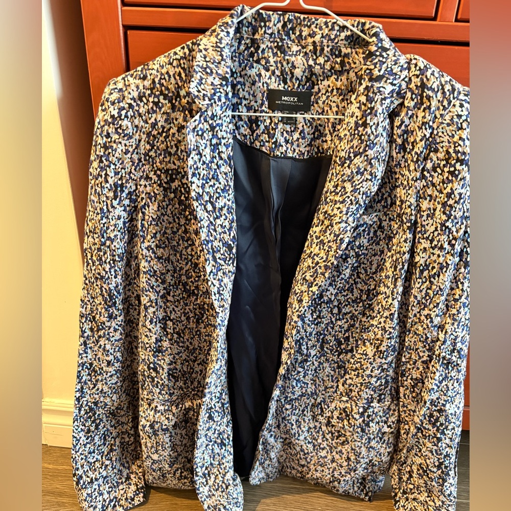 NWOT Mexx Metropolitan Blue and Tan Patterned Blazer